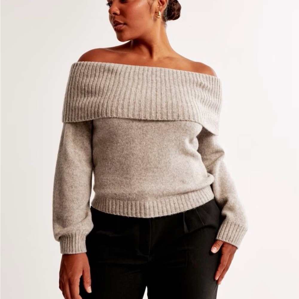 Abercrombie & Fitch Sweater